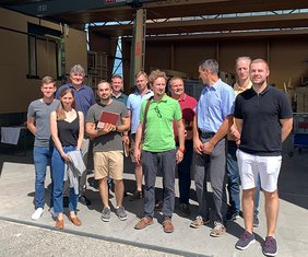 LWK OÖ und TP3 Architekten bei der Besichtigung der Vorfertigung in Schwanenstadt